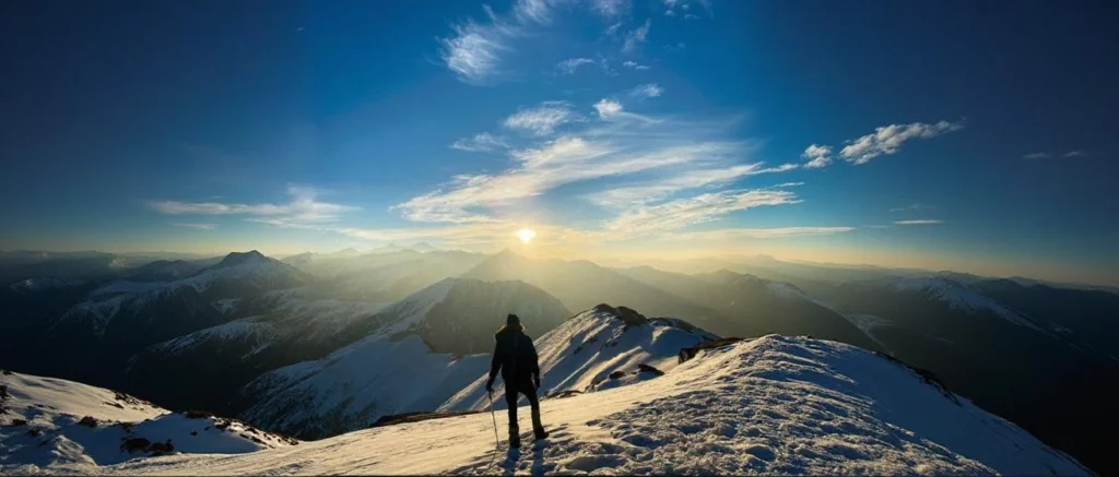 Sunrise illuminating the Himalayan peaks from Kedarkantha summit